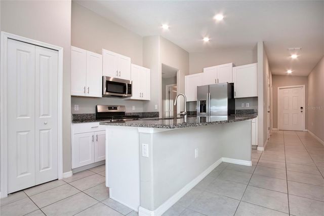 9437 LEMON DROP LOOP, Sun City Center, FL 33573
