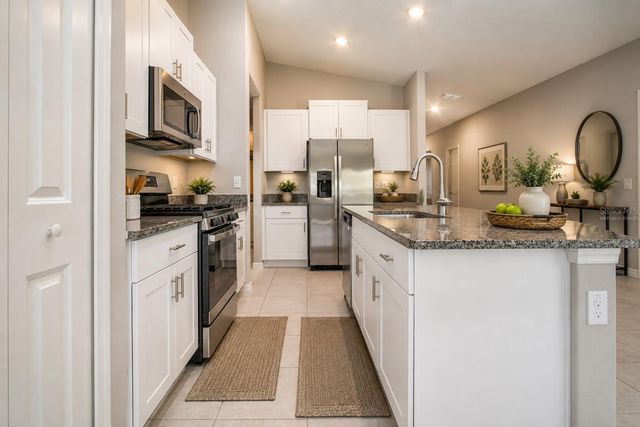 9437 LEMON DROP LOOP, Sun City Center, FL 33573