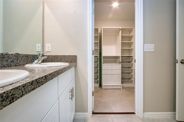 9437 LEMON DROP LOOP, Sun City Center, FL 33573