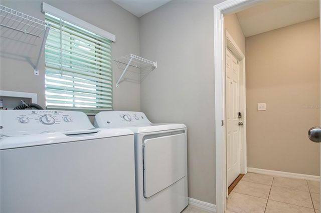 9437 LEMON DROP LOOP, Sun City Center, FL 33573