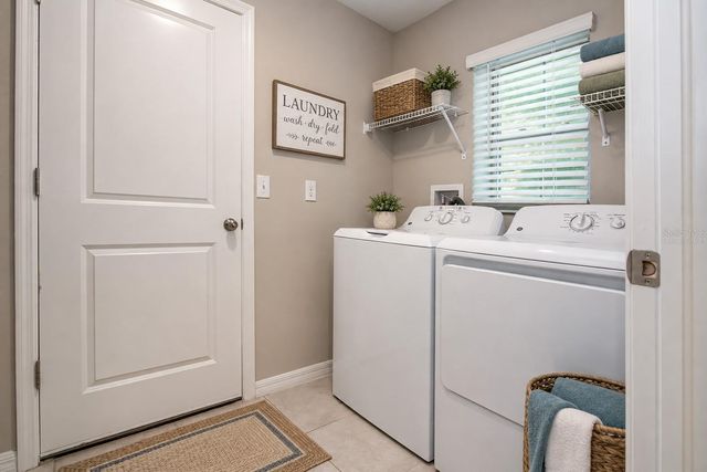 9437 LEMON DROP LOOP, Sun City Center, FL 33573