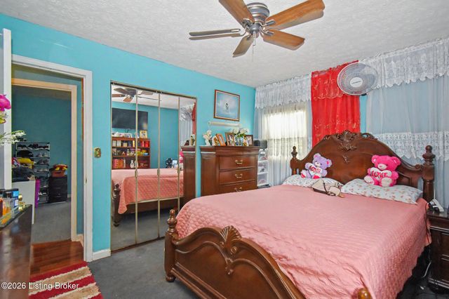 7517 Manslick Rd, Louisville, KY 40214