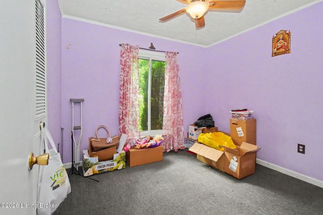 7517 Manslick Rd, Louisville, KY 40214
