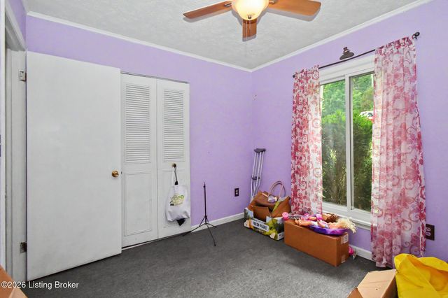 7517 Manslick Rd, Louisville, KY 40214