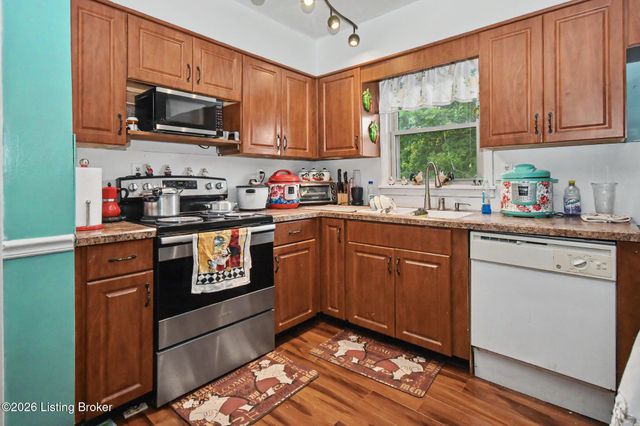 7517 Manslick Rd, Louisville, KY 40214