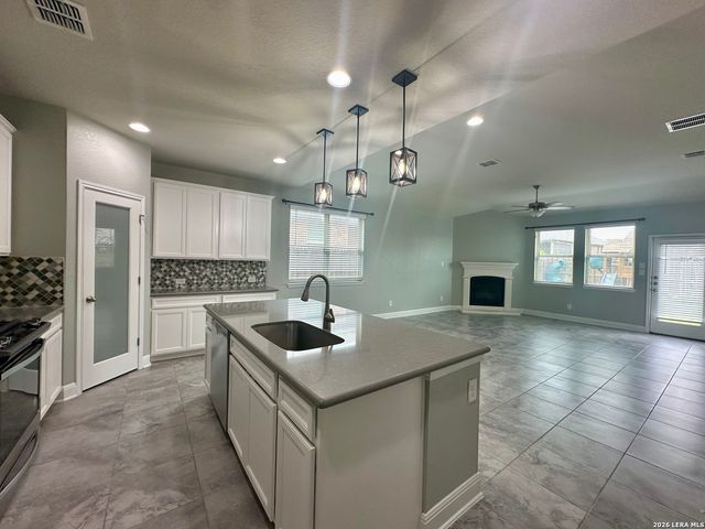 103 BELLGROVE, Boerne, TX 78015