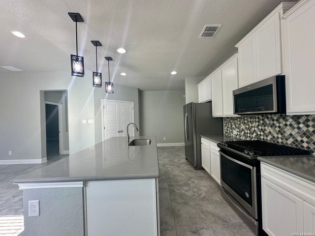 103 BELLGROVE, Boerne, TX 78015
