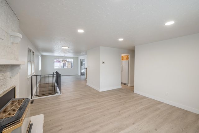 708 E Decatur Ave, Spokane, WA 99208