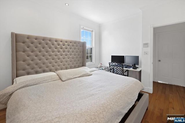 214 Columbus Place, Cliffside Park, NJ 07010