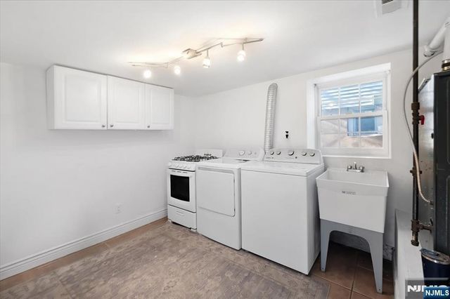 214 Columbus Place, Cliffside Park, NJ 07010