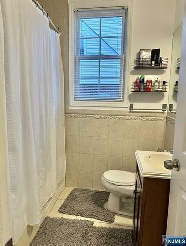 214 Columbus Place, Cliffside Park, NJ 07010