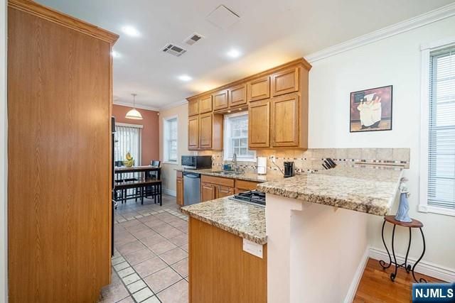 214 Columbus Place, Cliffside Park, NJ 07010