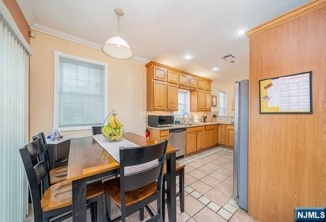 214 Columbus Place, Cliffside Park, NJ 07010
