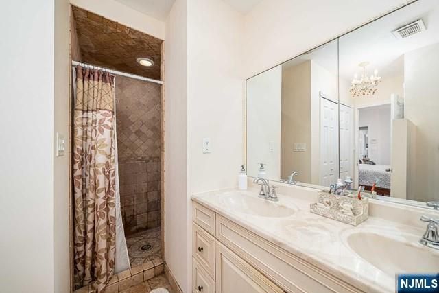 214 Columbus Place, Cliffside Park, NJ 07010
