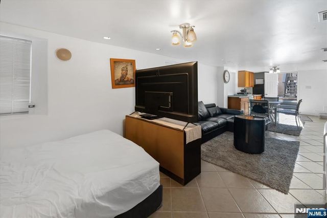 214 Columbus Place, Cliffside Park, NJ 07010