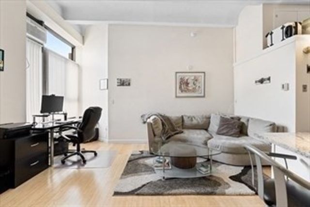 12 Stoneholm Street 524, Boston, MA 02115