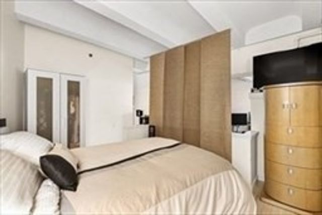 12 Stoneholm Street 524, Boston, MA 02115
