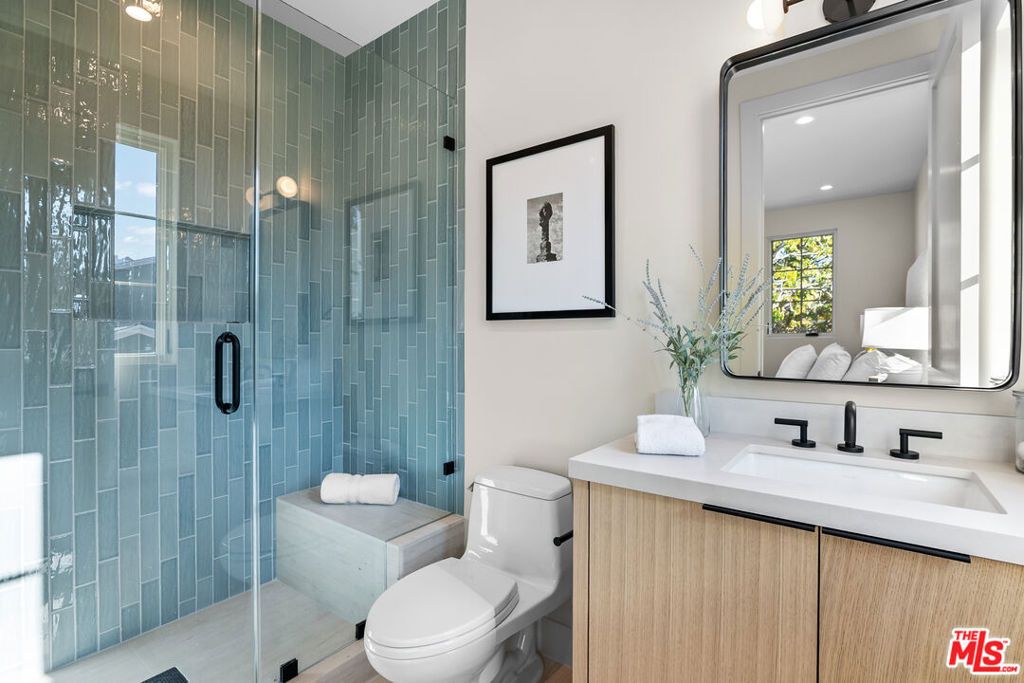 Image 22 of property listing at 12000 Navy Street, Los Angeles, CA 90066