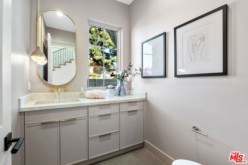 Image 23 of property listing at 12000 Navy Street, Los Angeles, CA 90066