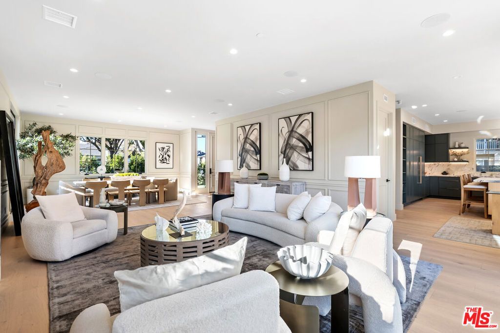 Image 4 of property listing at 12000 Navy Street, Los Angeles, CA 90066