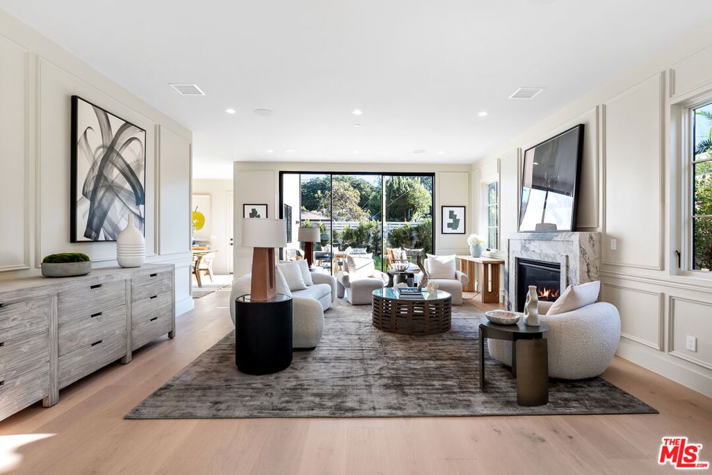 Image 5 of property listing at 12000 Navy Street, Los Angeles, CA 90066