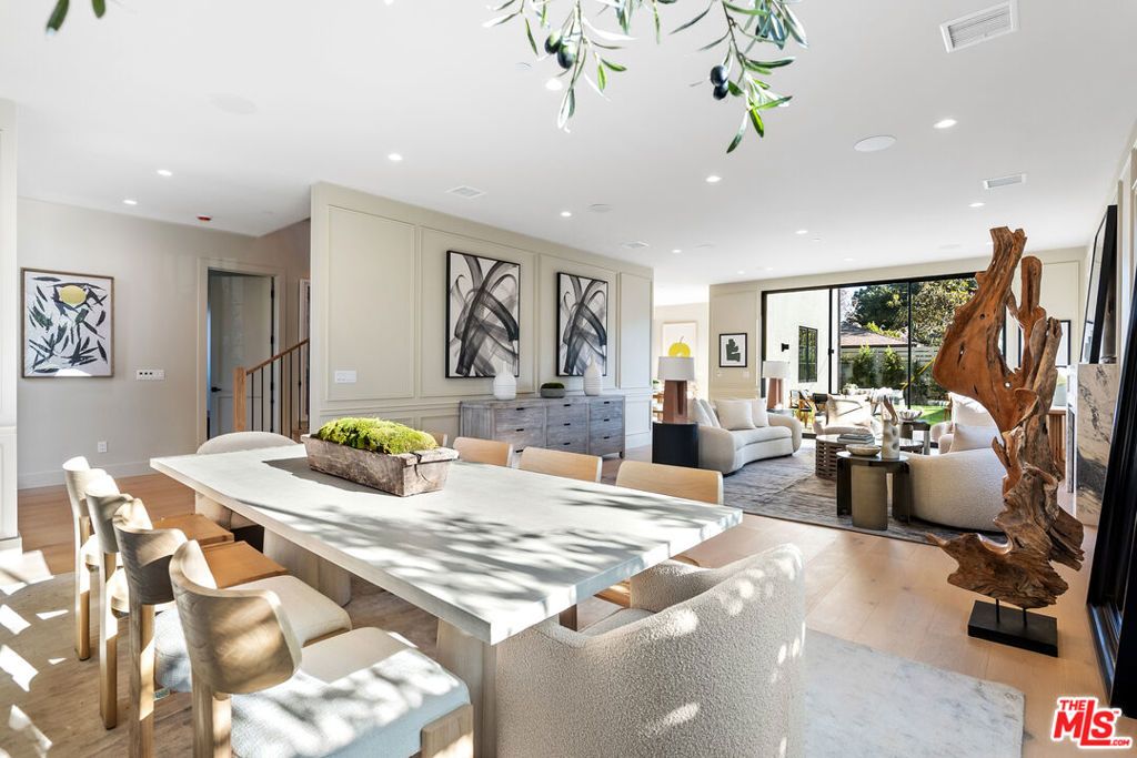 Image 7 of property listing at 12000 Navy Street, Los Angeles, CA 90066