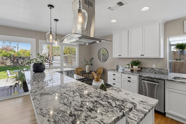 3430 Newson Ct, Sacramento, CA 95820