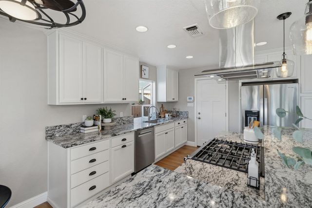 3430 Newson Ct, Sacramento, CA 95820