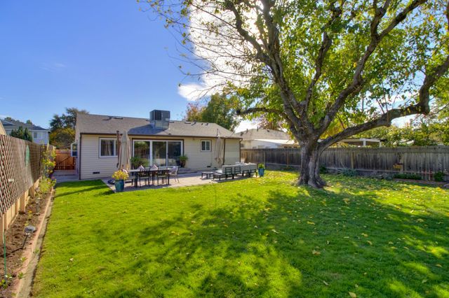 3430 Newson Ct, Sacramento, CA 95820