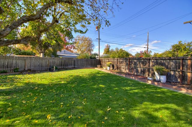 3430 Newson Ct, Sacramento, CA 95820