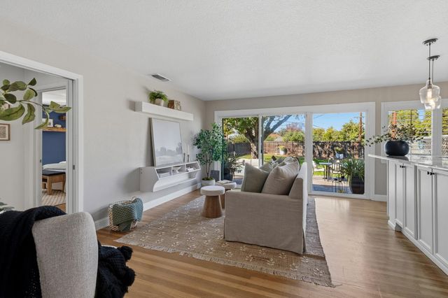 3430 Newson Ct, Sacramento, CA 95820