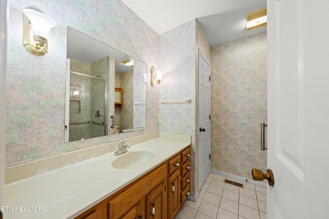 238 Lakeview Drive, Crossville, TN 38558