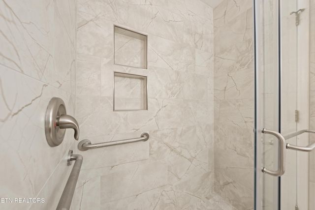 238 Lakeview Drive, Crossville, TN 38558