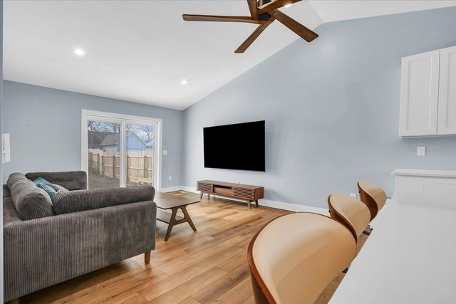 313 E Overton Street, Tuscola, IL 61953