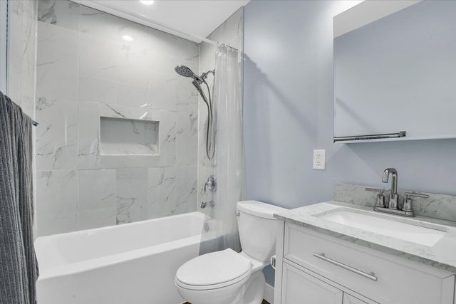 313 E Overton Street, Tuscola, IL 61953