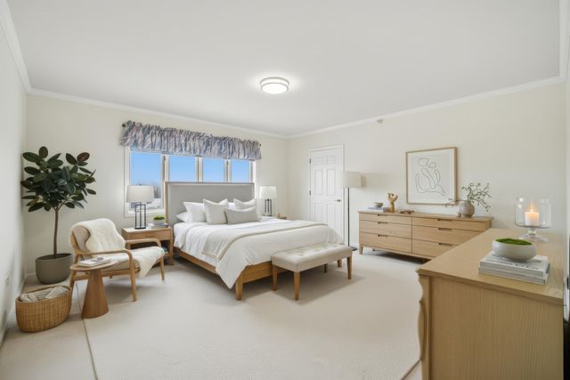 650 S River Road 801, Des Plaines, IL 60016