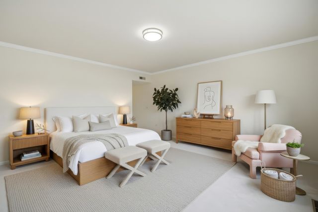 650 S River Road 801, Des Plaines, IL 60016