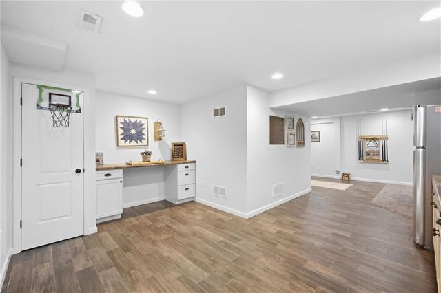 110 S Eastglen Drive, Raymore, MO 64083