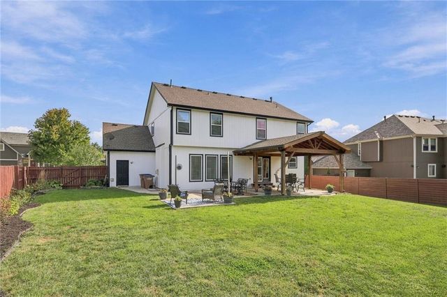 110 S Eastglen Drive, Raymore, MO 64083