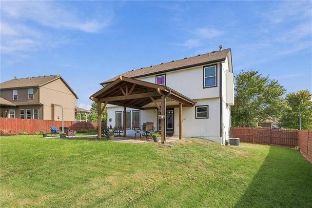 110 S Eastglen Drive, Raymore, MO 64083