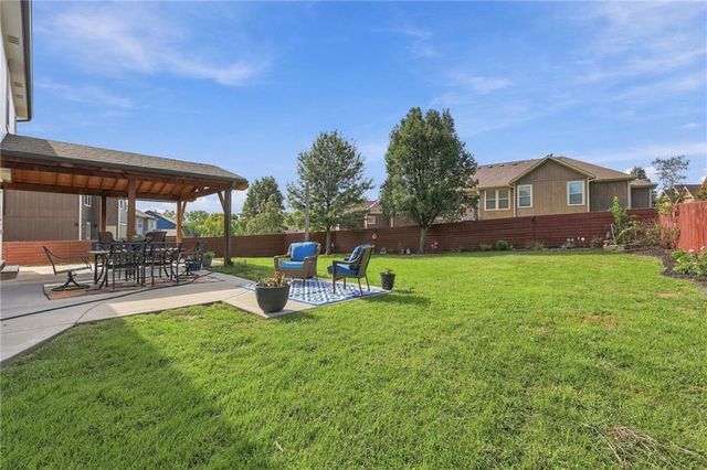110 S Eastglen Drive, Raymore, MO 64083