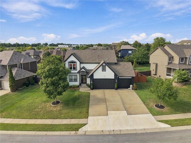 110 S Eastglen Drive, Raymore, MO 64083