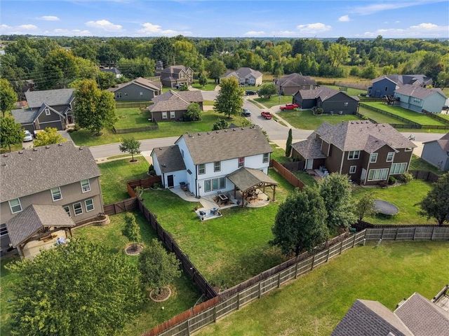 110 S Eastglen Drive, Raymore, MO 64083