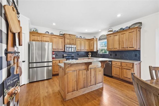 110 S Eastglen Drive, Raymore, MO 64083