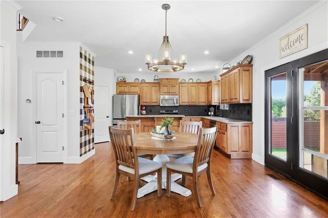 110 S Eastglen Drive, Raymore, MO 64083