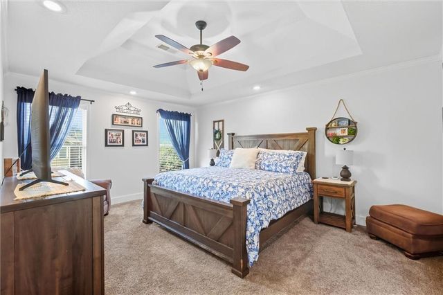 110 S Eastglen Drive, Raymore, MO 64083
