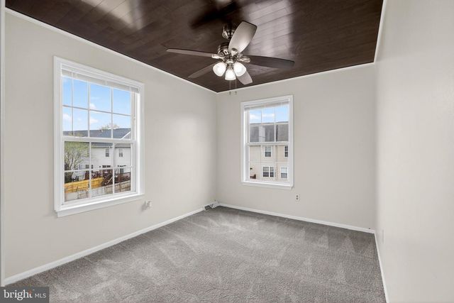 74 THREE RIVERS DR, Newark, DE 19702