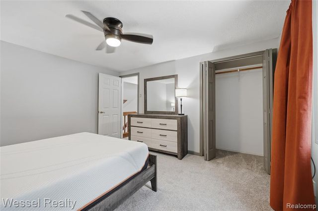 1044 N Oxford Road, Oxford, MI 48371