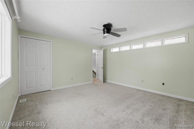 1044 N Oxford Road, Oxford, MI 48371