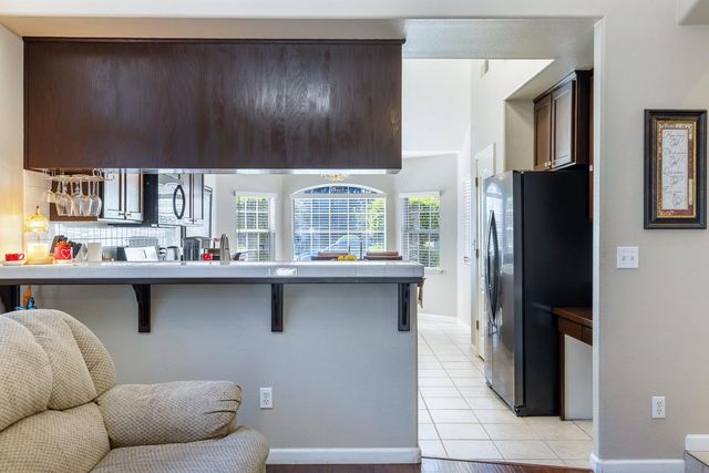 9710 N Price Avenue, Fresno, CA 93720